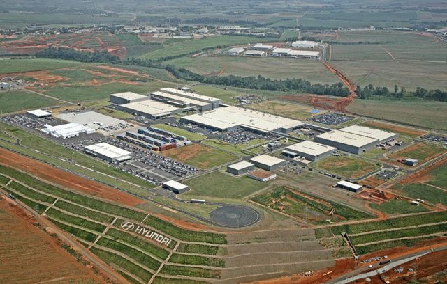 Primeira fbrica Hyundai no Brasil - Complexo  inaugurado oficialmente em Piracicaba, SP