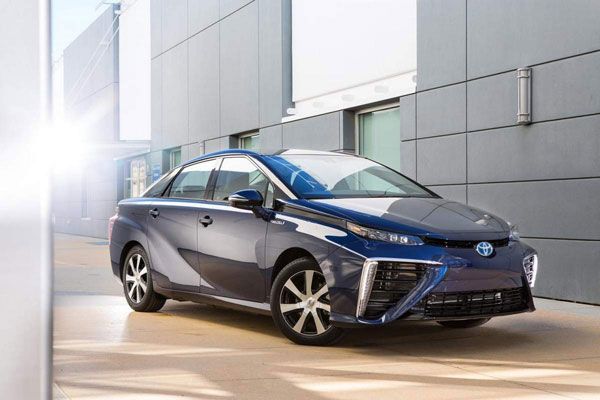 Toyota Mirai: primeiro carro a hidrognio - Modelo chegar em 2015 com preo sugerido de R$ 156 mil