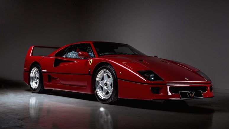 Ferrari F40 - que foi de Eric Clapton est  venda.
