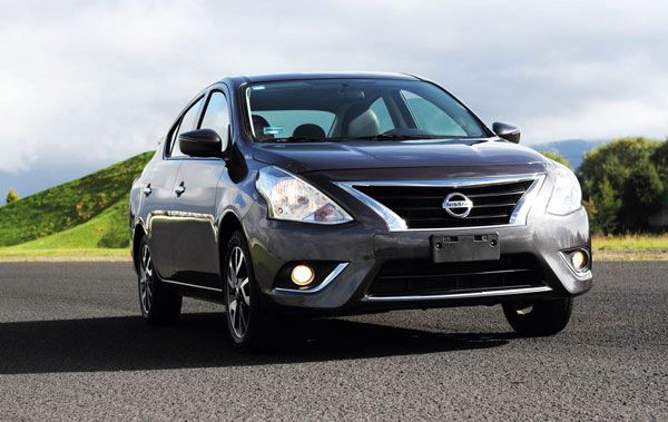 Novo Nissan Versa 2015 - Modelo nacional chega s lojas em fevereiro