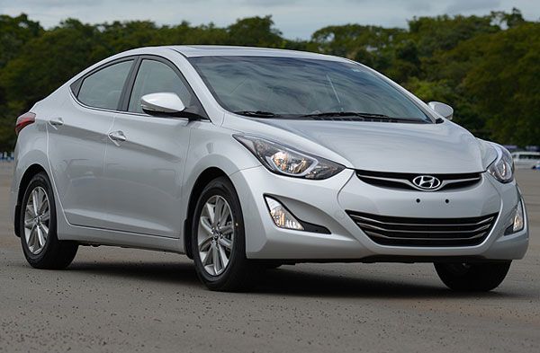 Novo Hyundai Elantra nas lojas - Sed mdio recebe aprimoramentos internos e externos
