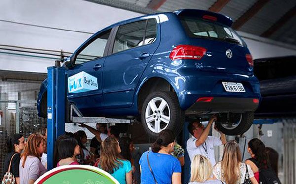 Mecnica para mulheres - Volkswagen Brasil oferece curso gratuito
