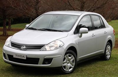Nissan lana Tiida Sedan - Carro chega no Brasil por R$44.500