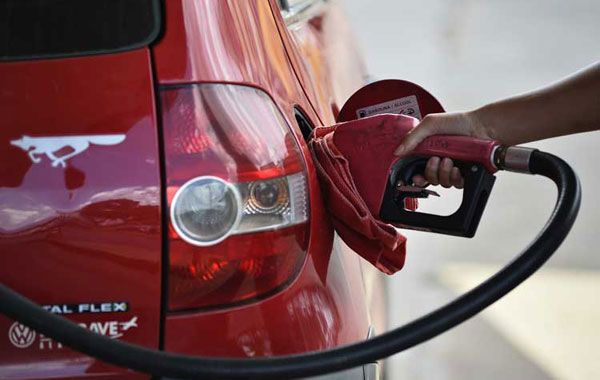 Aumento de imposto - Preo da gasolina passar de R$ 4