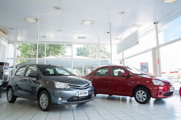 Novo Toyota Etios 2014 - Confira fotos, preo, consumo e especificaes