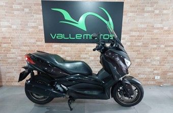 Yamaha-Xmax-250--2021