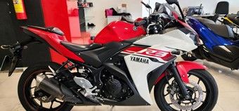 Yamaha-YZF-R3-320--2016